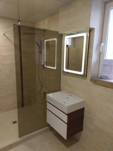 28515165_2129066007120012_9083923595230697924_o